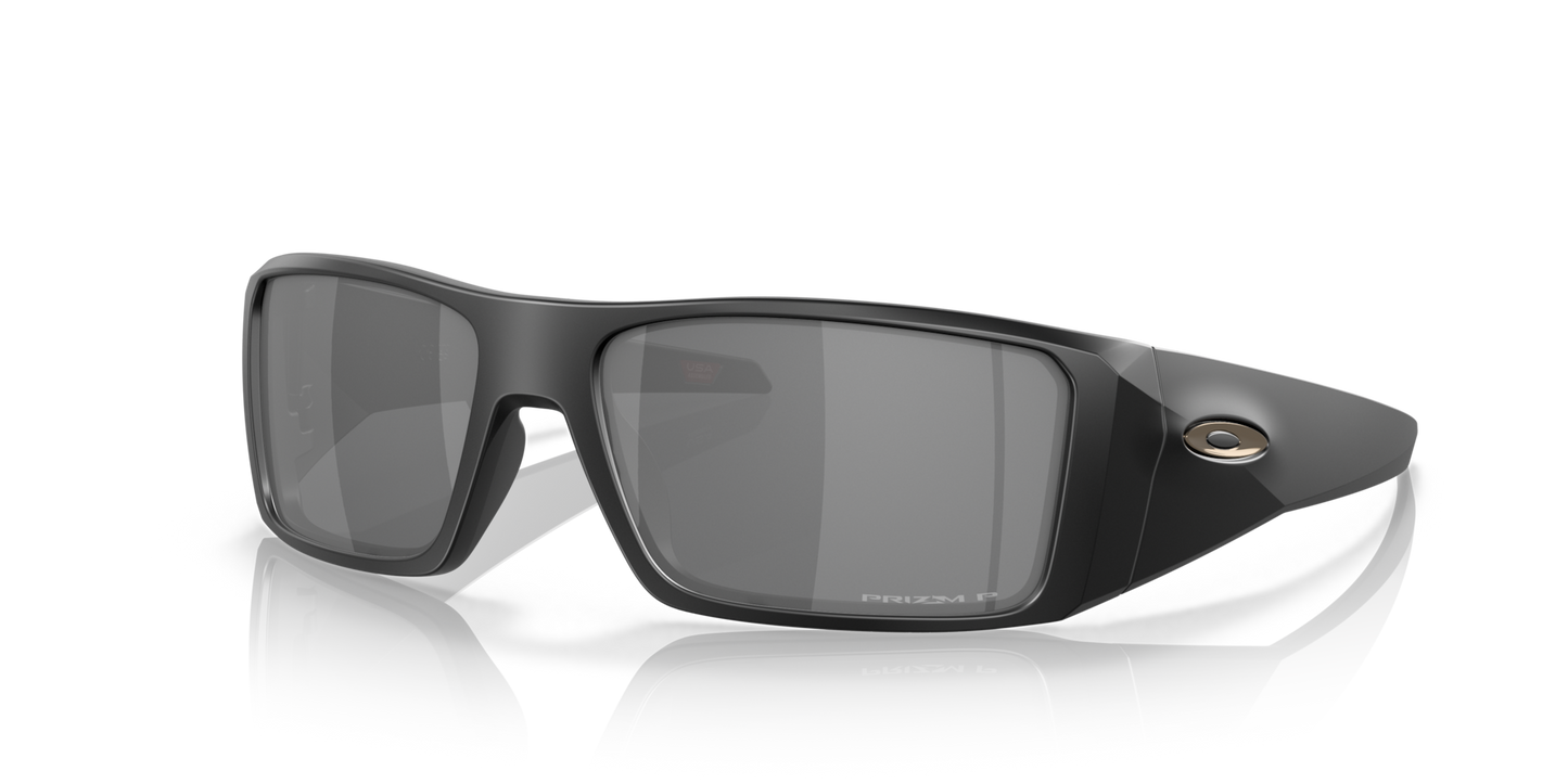 Oakley Heliostat Sunglasses angle view - Colour: Matte Black / Prizm Black Polarised