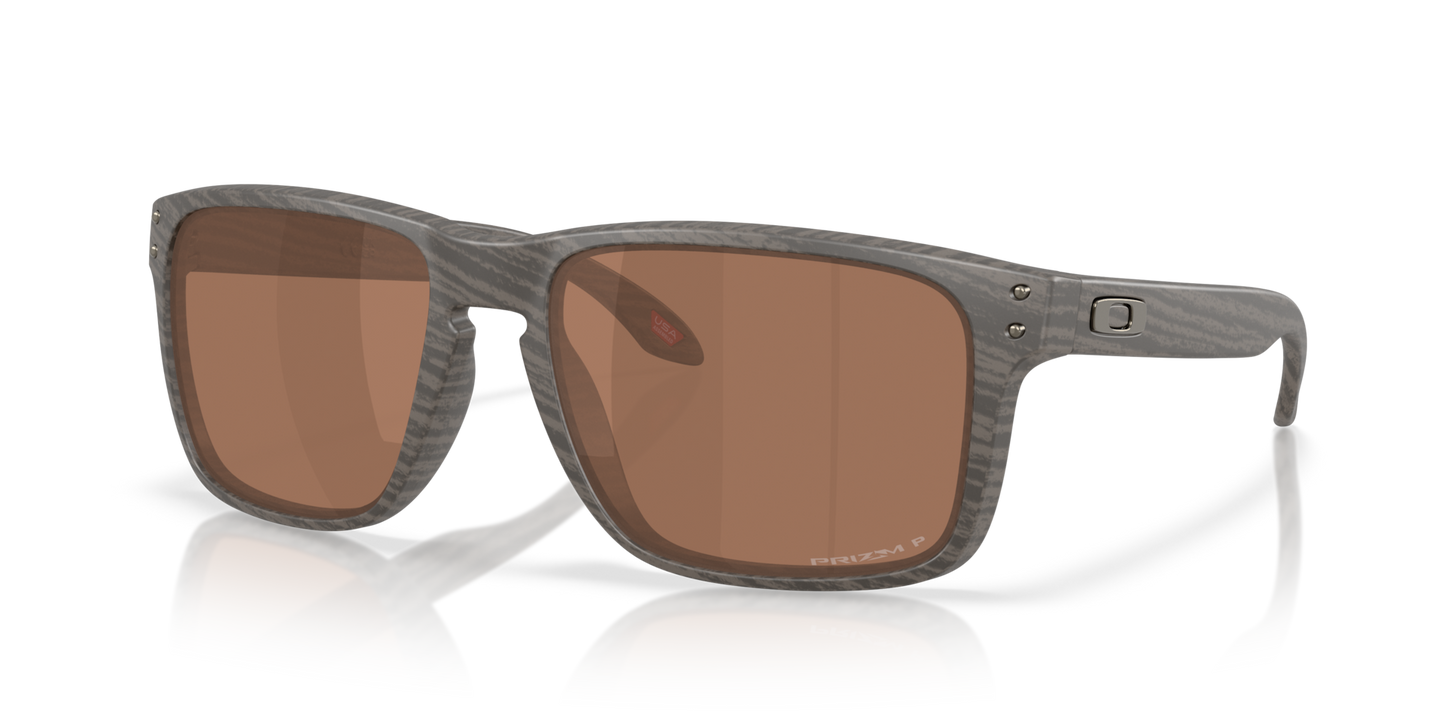Oakley Holbrook XXL Sunglasses angle view - Colour: Woodgrain / Prizm Tungsten Polarised