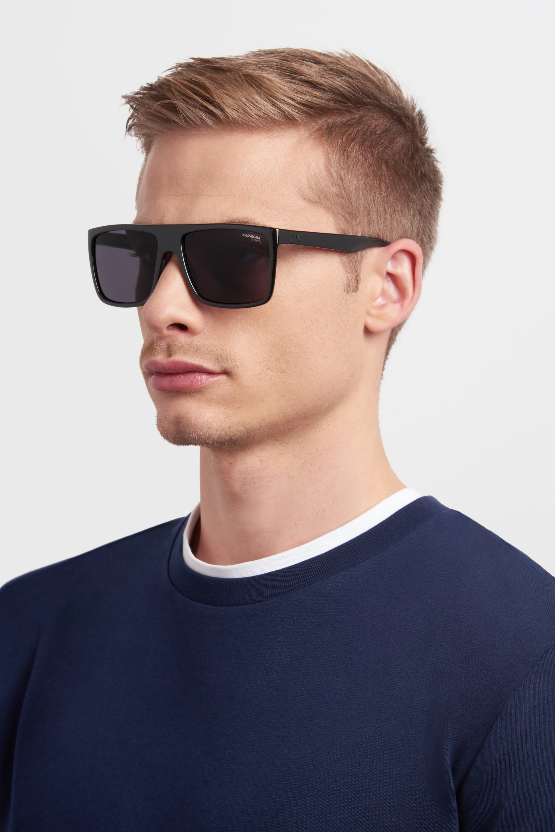 Carrera 8055/S sunglasses - worn three-quarter view - Colour: Black