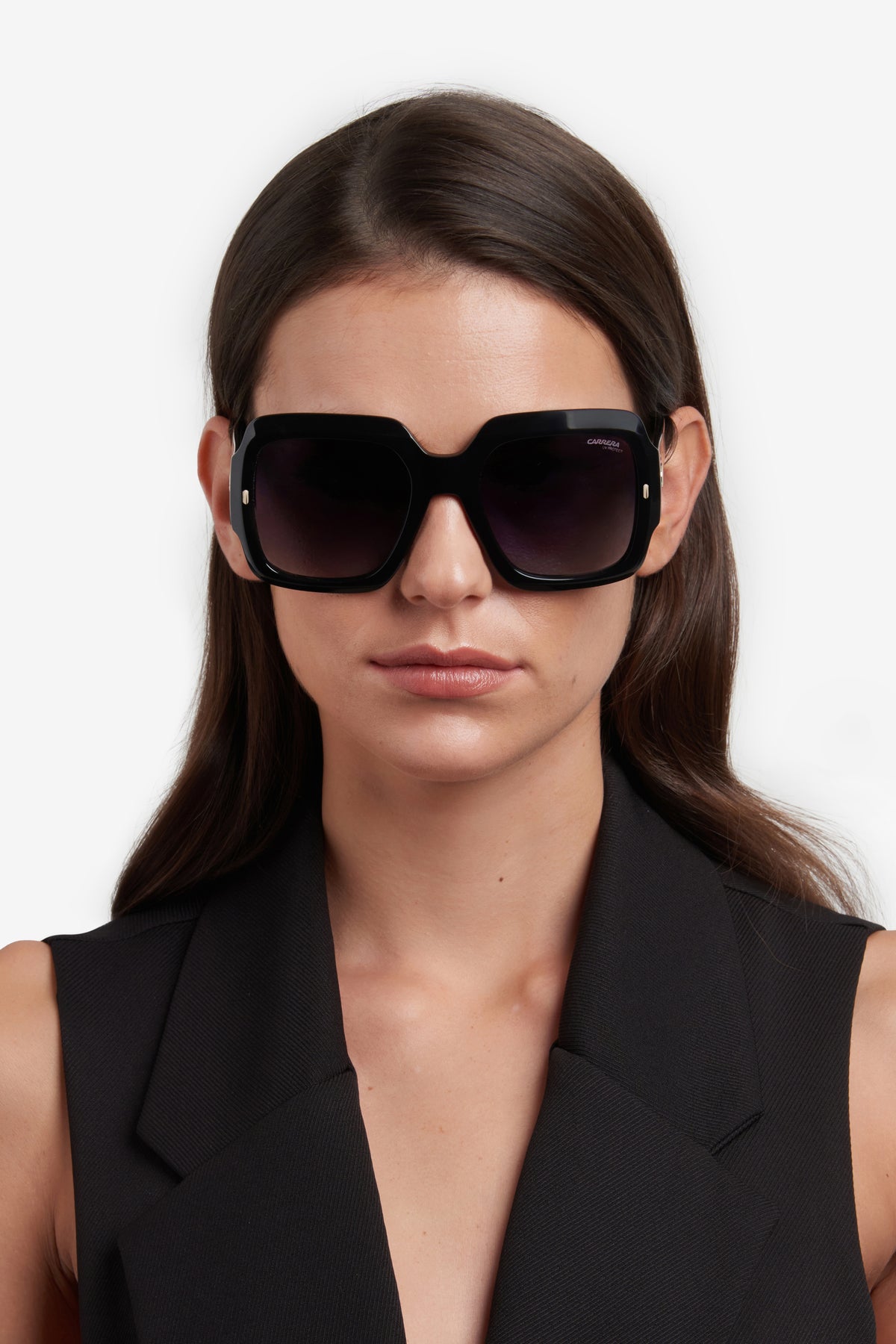 Carrera 3004/S sunglasses - worn front view - Colour: Black