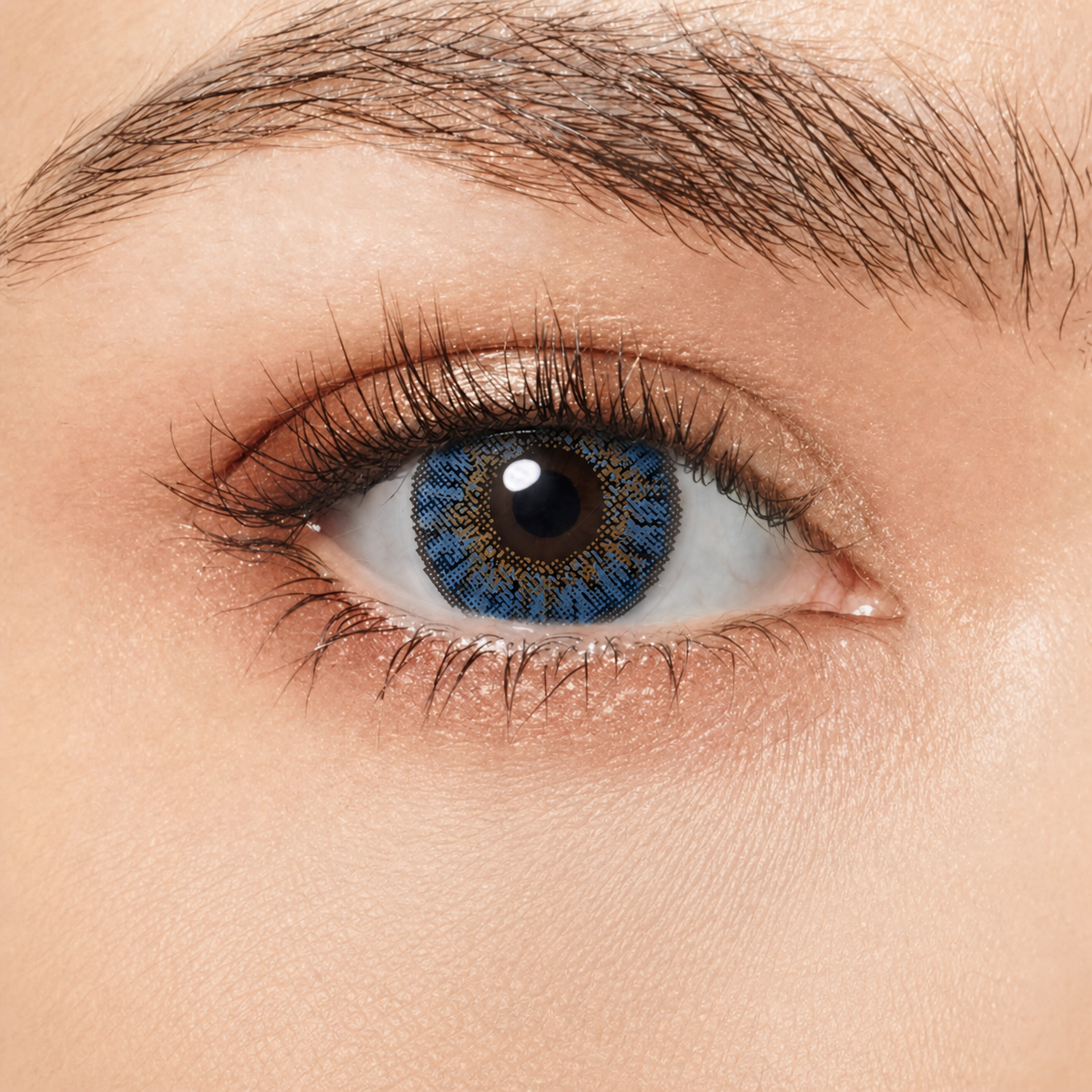 FreshGo 3-Tone Coloured Contact Lenses – Blue on eye