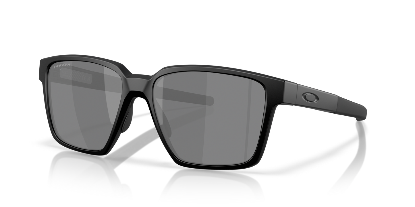 Oakley Actuator SQ Sunglasses angle view - Colour: Matte Black / Prizm Black