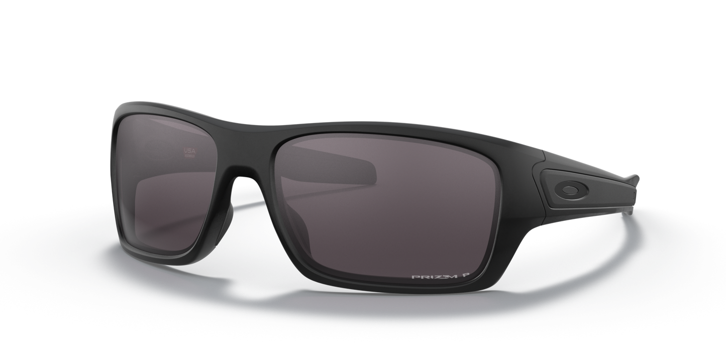 Oakley Turbine Sunglasses angle view - Colour: Matte Black / Prizm Grey Polarised