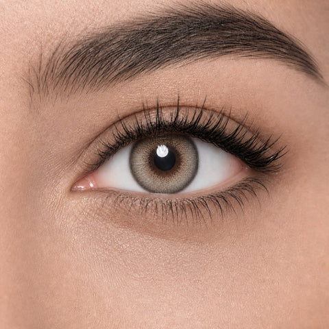 ACUVUE Define with LACREON Colors Radiant Chic contact lens on eye