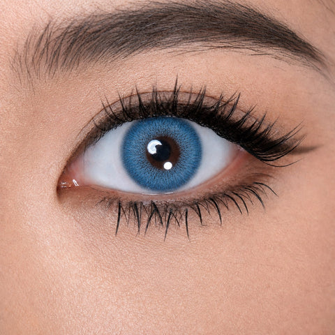 Alcon Air Optix Colors Blue contact lens on eye