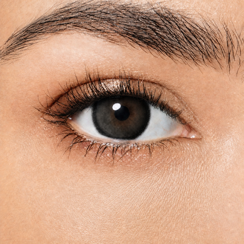 Magister Lumina Coloured Contact Lenses – Ice Brew on eye