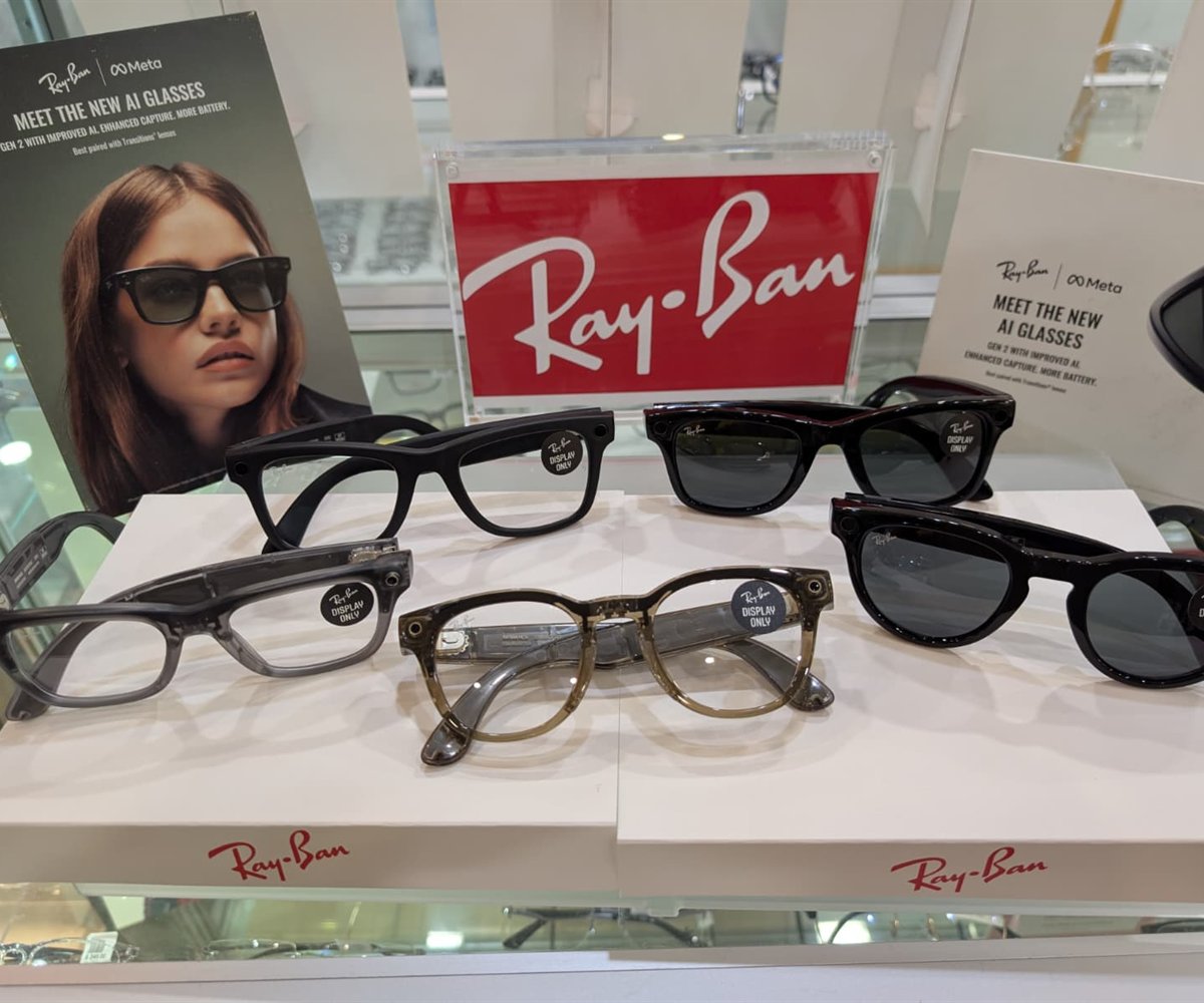 Ray-Ban Meta smart glasses display at City Optics